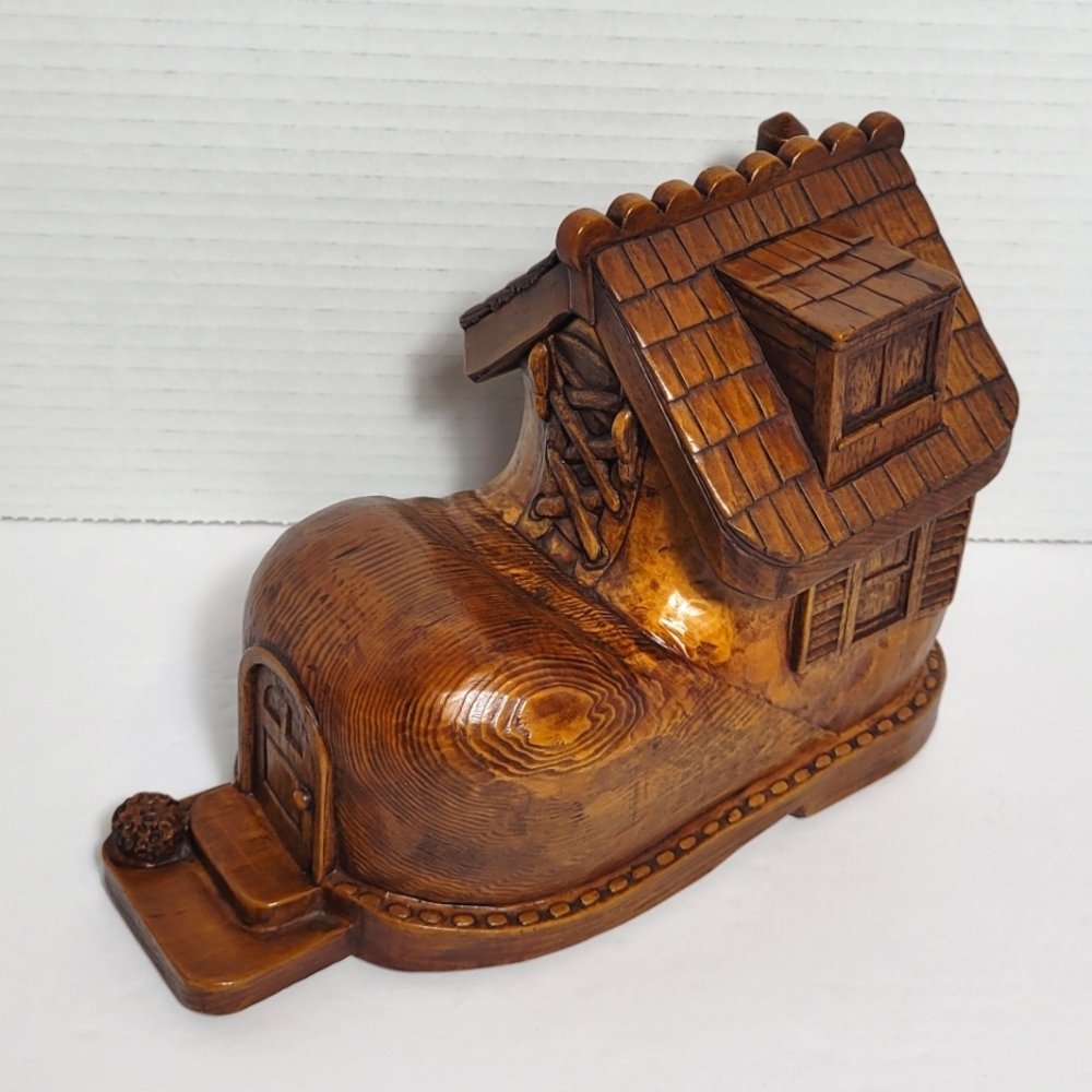 Hudson Vintage Wooden Shoe House from the Nursery Rhyme 1981 Excellent Condition